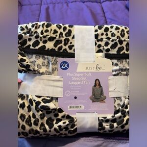 Leopard Print Sleep Set. Size 1X.